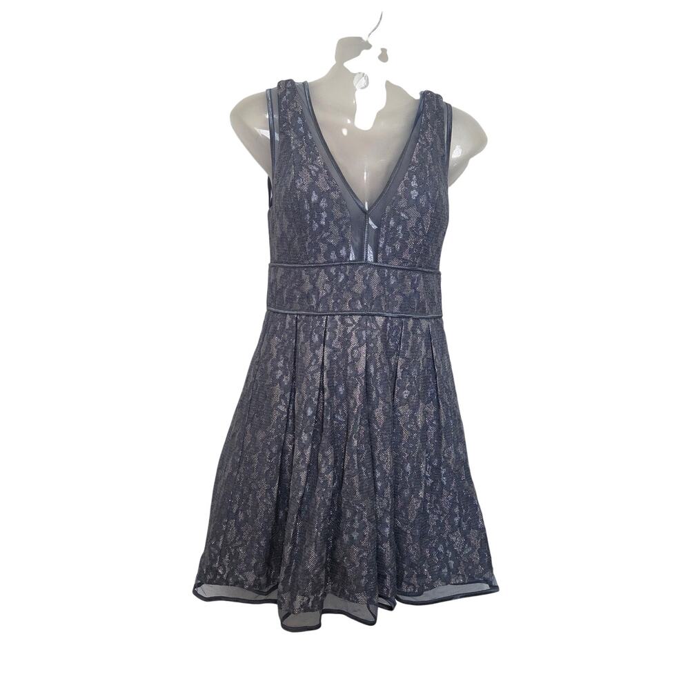 City Studio Gray Lace Floral Sleeveless V-Neck Mini Fit & Flare Dress Size 4